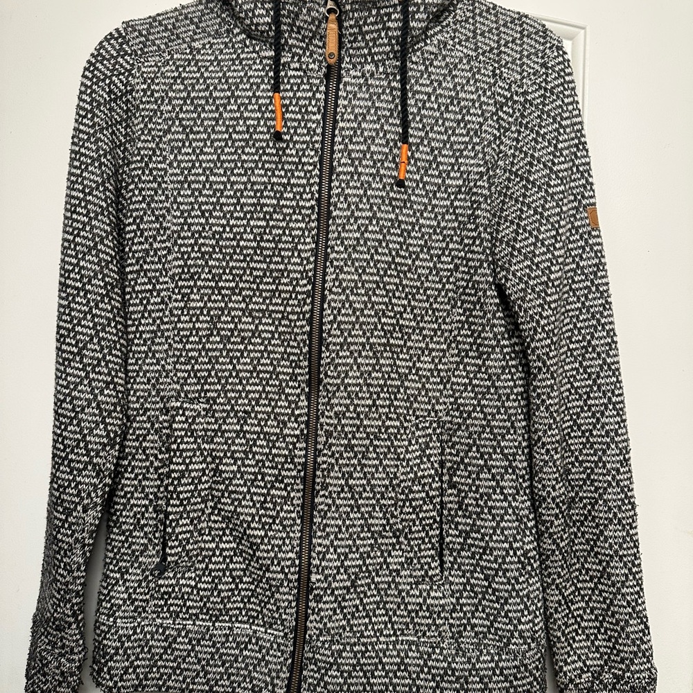 Roxy Black and White Patterned Zip-Up Hoodie with pockets